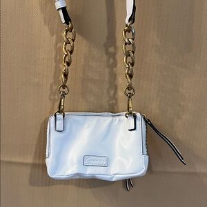 Chic White Crossbody Bag with Gold Chain by [Brand]